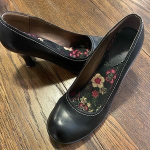 Mudd Black Pump Size 8.5